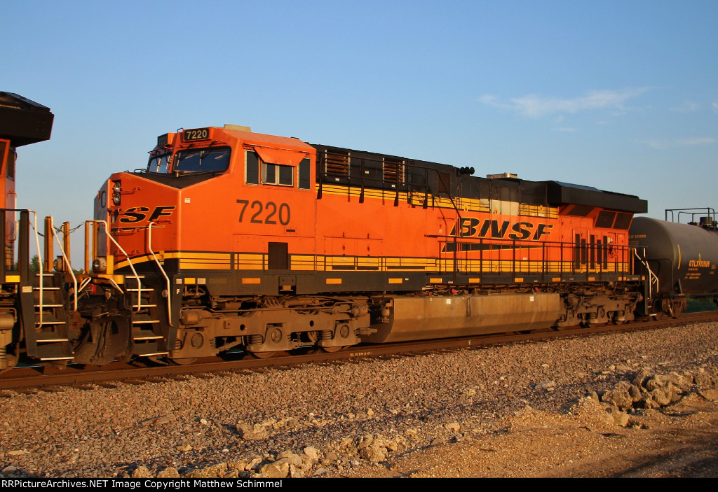 BNSF 7220